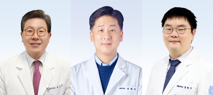[사진] (왼쪽부터) 분당서울대병원 재활의학과 백남종·김원석·장원기 교수