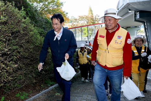 이동환 고양특례시장 1일 '지구를 살리자' 적십자회원 걷기대회 동참