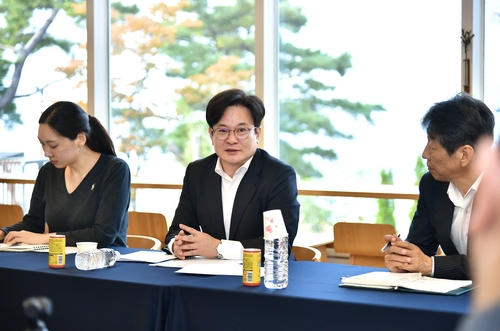 김병수 김포시장 10월31일 7개국 대표 외신들과 애기봉평화생태공원과 접경지 안보관광을 주제로 간담회 개최