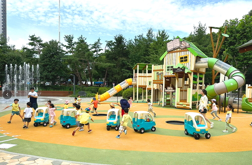 과천시 갈현동 '숲속 책마을 놀이터'