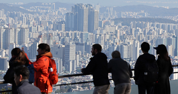 남산에서 바라본 서울 아파트 단지