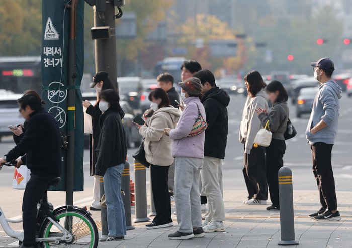 서울 아침 초미세먼지