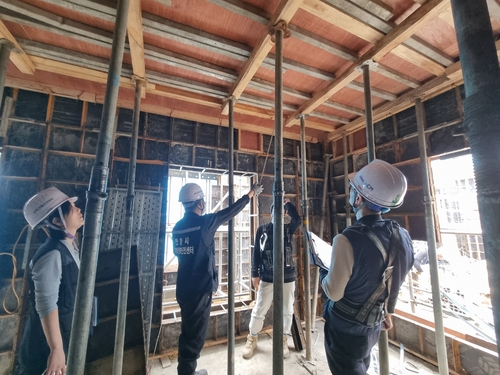 안양시 10월30일 안양동 한 건축공사장 툭별안전점검 실시