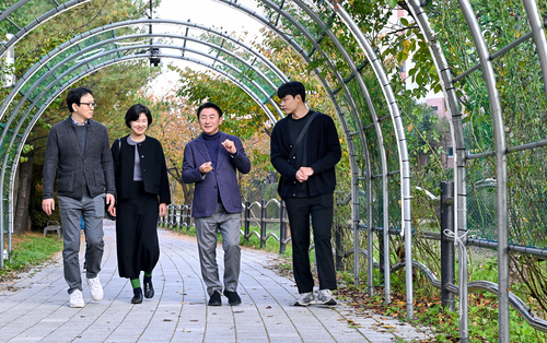 김동근 의정부시장(왼쪽 세번째) 6일 '민생 속으로' 일환으로 시민 크리에이터 홍상원씨와 소통