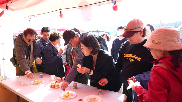 제19회 청송사과축제, 사과판매부스 매출 10억 원 돌파