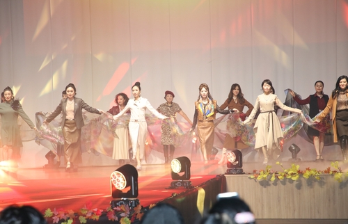 안양시 10일 롯데백화점 평촌점 문화홀에서 신중년 패션쇼 개최