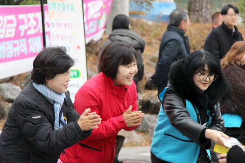 연천군의회 13일 전곡고등학교 정문 앞에서 2026학년도 대학수학능력시험 수험생 격려 캠페인 진행