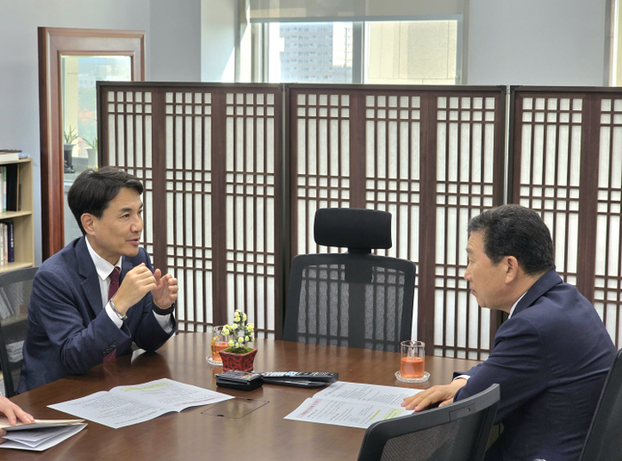 신정훈 행안위원장 만나 입법 촉구