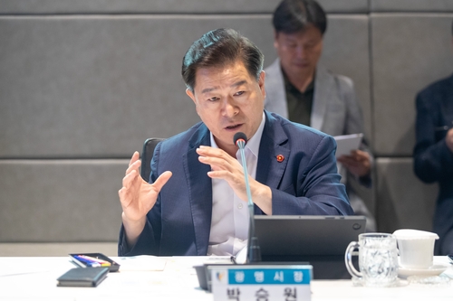 박승원 광명시장 '2025년 제2차 재정전략회의' 참석해 국가 재정정책 기조에 따른 지방 대응 전략과 광명시 재정 혁신 방향 논의