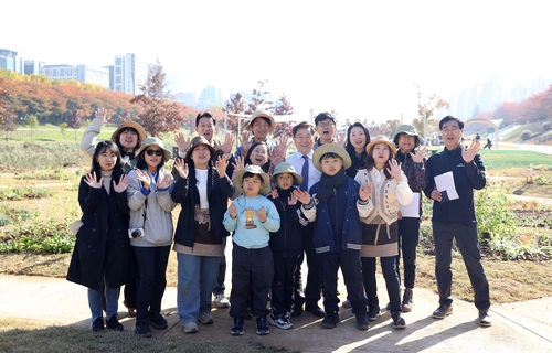 광명시 15일 '안양천 시민참여정원' 개장식 개최