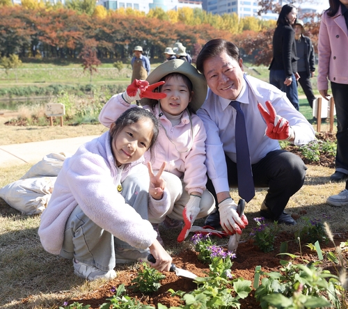 박승원 광명시장 15일 '안양천 시민참여정원' 개장식 주재