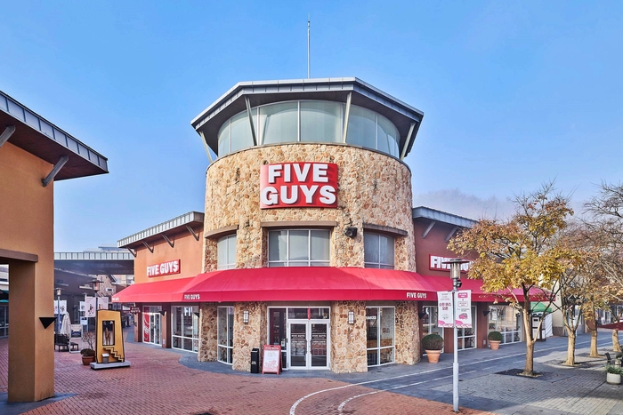 경기 여주 신세계사이먼 여주 프리미엄 아울렛에 들어서는 파이브가이즈 여주 9호점 매장 전경. 사진=에프지코리아