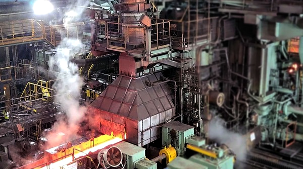 포스코 포항 제철소 제1 열연 공장에서 제품이 생산되고 있다. 사진=포스코그룹 제공
