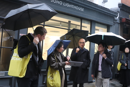 김포시 대표단 런던 문화예술거리인 소호거리 방문