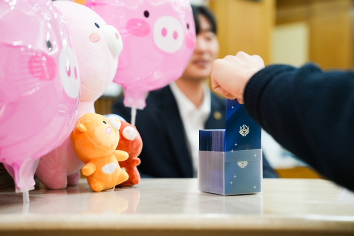 신협중앙회는 2025년 브랜드 광고 '캐릭터편' 공개에 맞춰 온·오프라인 연계 이벤트를 실시한다. 사진은 어부바 시크릿카드 홍보부스 모습.