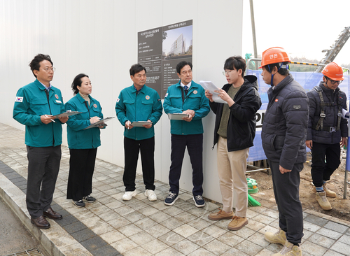 하남시의회 도시건설위원회 2025년 행정사무감사 앞두고 풍산동 소재 연세하남병원 신축 공사현장 방문