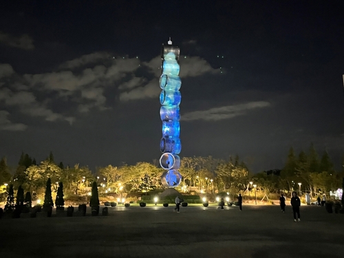 '빛의 호수 환상을 비추다 시즌2' -빛의 합주