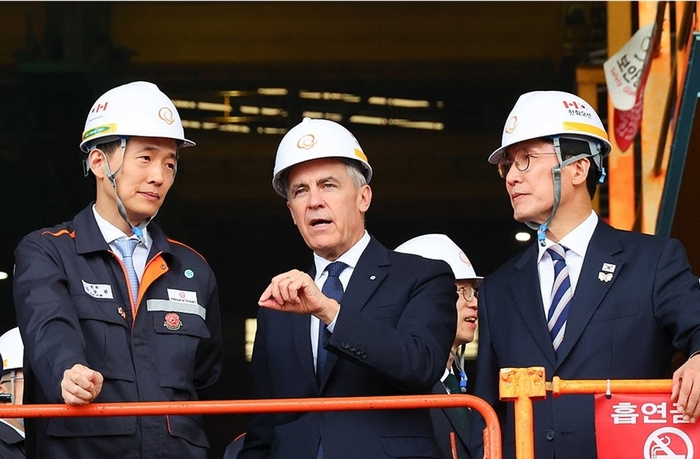 김동관 한화그룹 부회장(맨왼쪽)