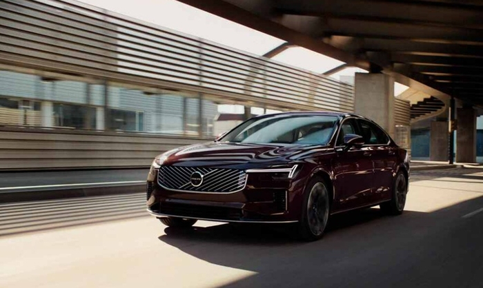 볼보 플래그십 세단 S90