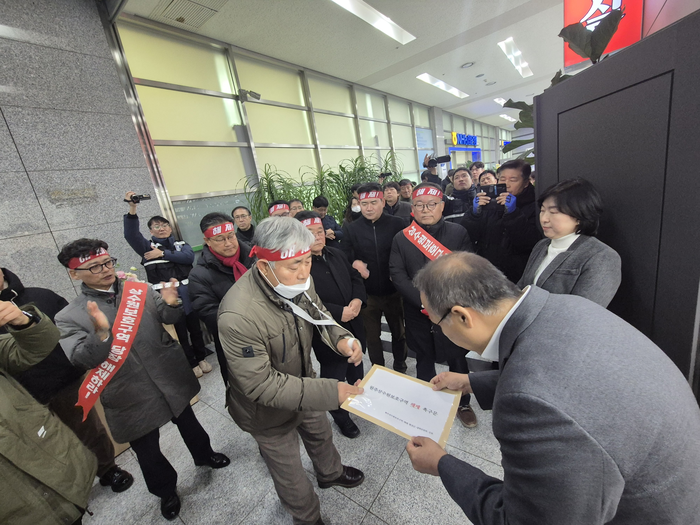 원주상수원보호구역 해제 촉구문 전달