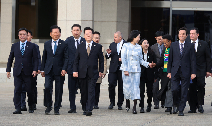 이재명 대통령 부부, G20 참석 계기 4개국 순방 출국