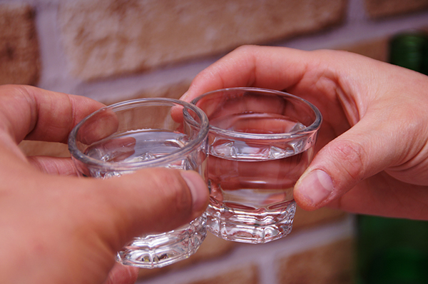 제약사 ‘아픈 손가락’ 숙취해소제…‘계엄 없는 연말’ 실적회복 분수령