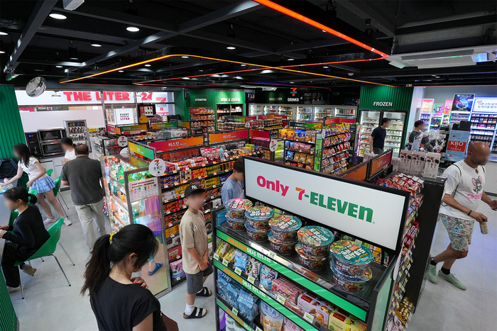 서울 종로구 소재 세븐일레븐 특화 점포 '뉴웨이브종각점' 내부 전경. 사진=코리아세븐