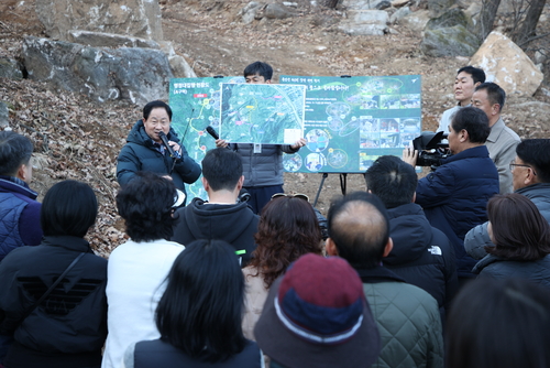 주광덕 남양주시장 1일 별내동 불암산 '정책현장 로드체킹' 주재