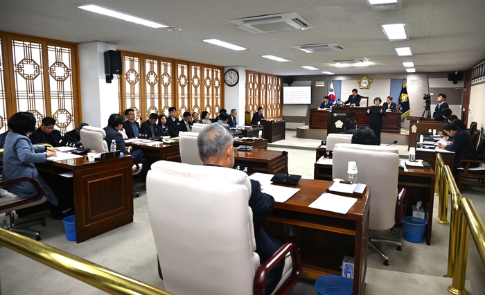 군위군의회, 제294회 정례회 개회…예산·조례안 등 19일간 심사