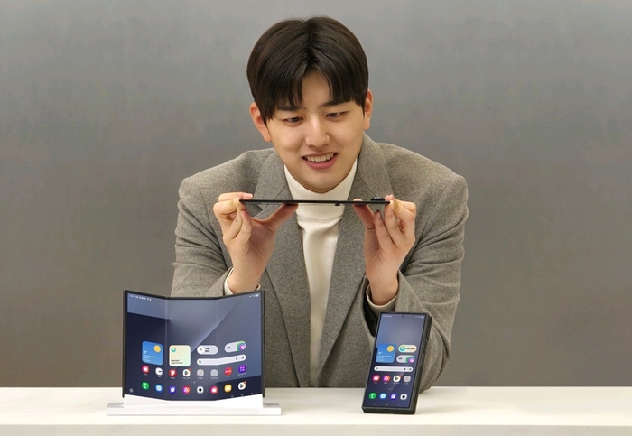 삼성전자 '갤럭시 Z 트라이폴드'