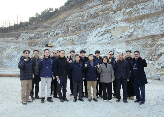 산업경제위원회, 신림면 강원도로마이트광산 점검