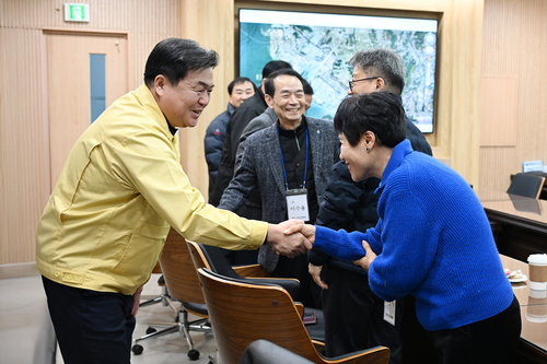 시흥시 어르신위원회 8일 시흥시청사 견학