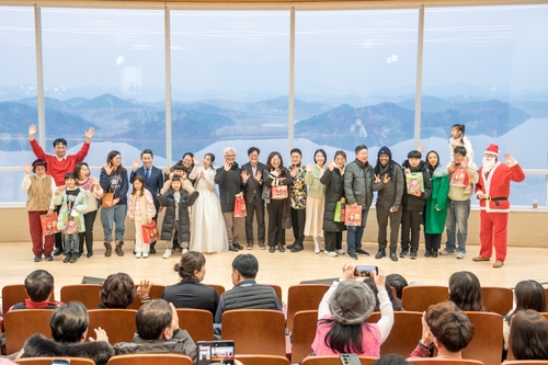 2023년 김포 애기봉애기봉평화생태공원에서 열린 성탄절 트리 점등식