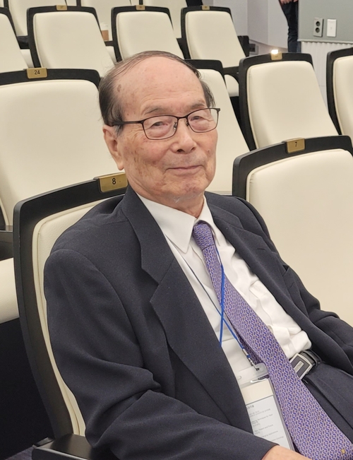 2024년 9월, 서울대 의대 영상의학교실 김종효 교수의 정년퇴임 기념 심포지엄에 참석한 한만청 명예교수. 사진=박효순 기자