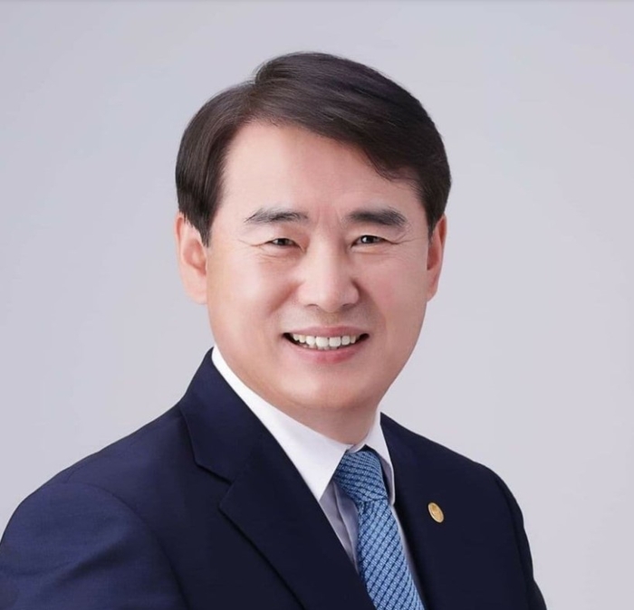 검찰, '동창 채용 외압' 이정선 광주시교육에 사전구속영장 청구