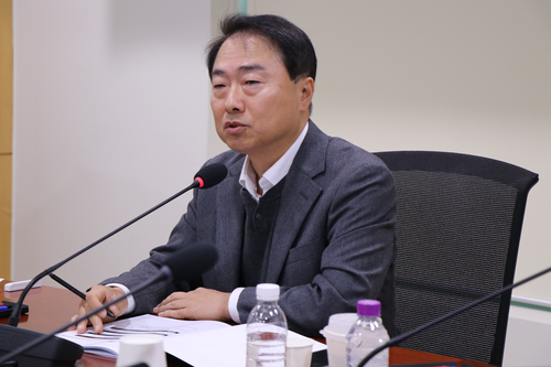 조홍종 단국대 경제학과 교수가 '2025 전력산업 세미나'에서 발언하고 있다. 사진= 유병욱 기자