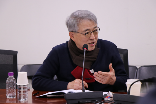 손양훈 인천대 경제학과 교수가 '2025 전력산업 세미나'에서 발언하고 있다. 사진= 유병욱 기자