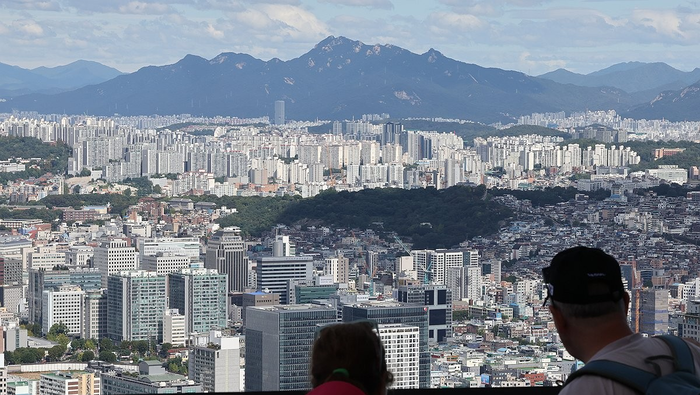 서울 남산에서 바라본 아파트 모습