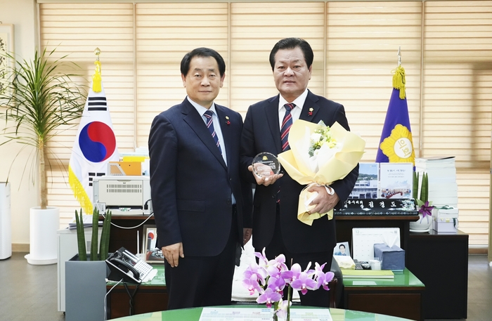 손광영 안동시의원, '2025 지방자치 의정대상' 대상 수상