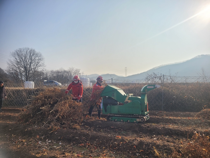 남부지방산림청, 영농부산물 수거·파쇄로 소각 산불 원천 차단