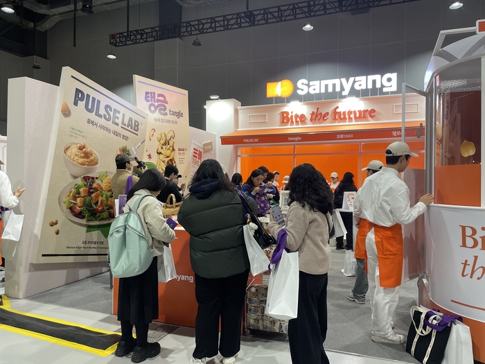 올해 컬리푸드페스타 2025에 처음 참가한 삼양식품 부스. 사진=조하니 기자