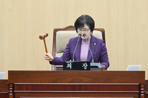 김미경 연천군의회 의장 제298회 제2차 정례회 폐회 선포