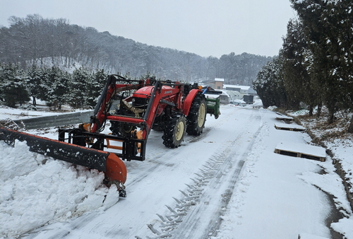 고양특례시 트랙터 제설작업