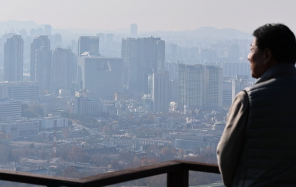 서울 남산에서 바라본 아파트 단지의 모습
