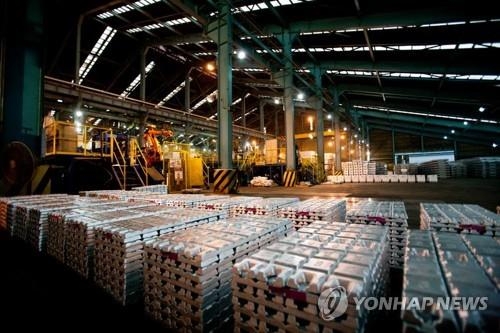 자료사진. 고려아연 울산 온산제련소 내부 모습.