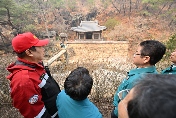 경북도, 초대형 산불 속 국가유산 '선제 보호'