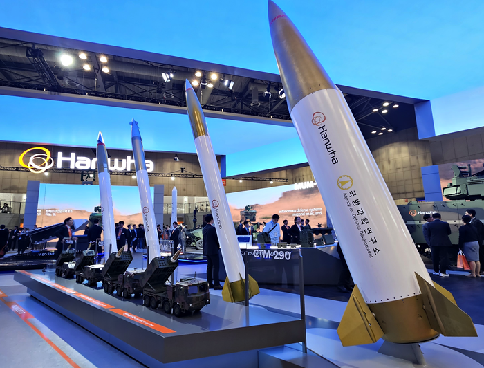 한화에어로스페이스의 유도 무기 '천무'의 무기 체계 모형. 사진=박규빈 기자