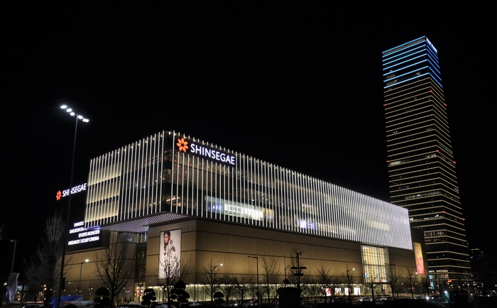 신세계백화점 대전점 야경. 사진=신세계백화점