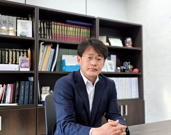 (사)부산광고산업협회는 지난 17일 양진일 참콤 대표를 제6대 이사장으로 선출했다고 22일 밝혔다.