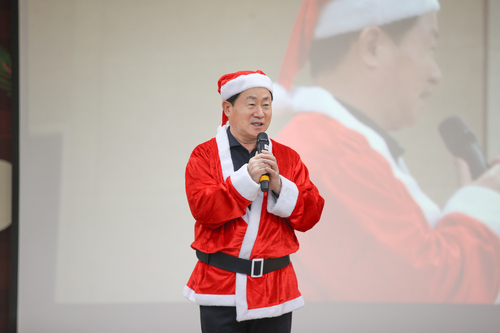 주광덕 남양주시장 20일 (사)남양주시자원봉사센터 나눔행사 '2025년 크리스마스의 기적, 케이크는 사랑을 싣고' 참석